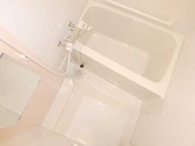 バス・シャワールーム　浴室乾燥機付き♪