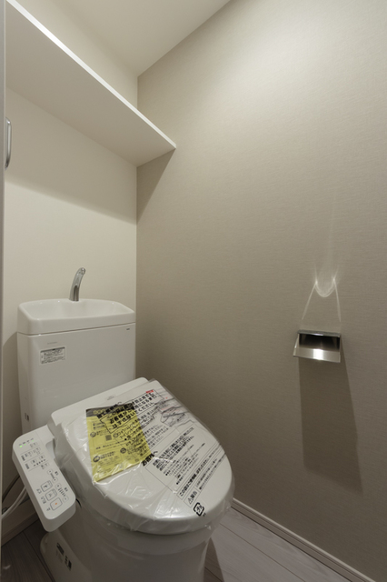 トイレ　※写真は同タイプ住戸です。