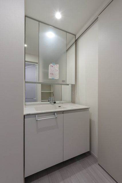 洗面設備　※写真は同タイプ住戸です。