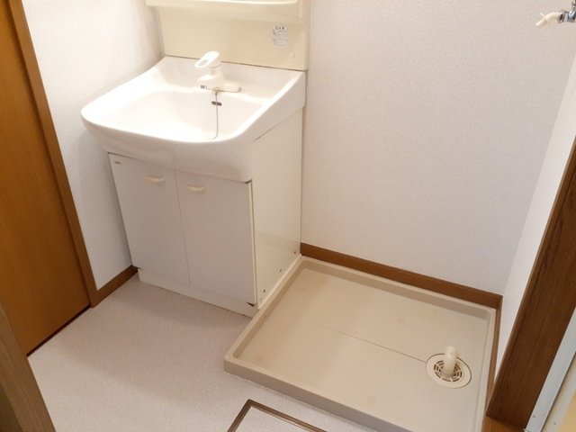 洗面設備　コンパクトで使いやすい洗面所