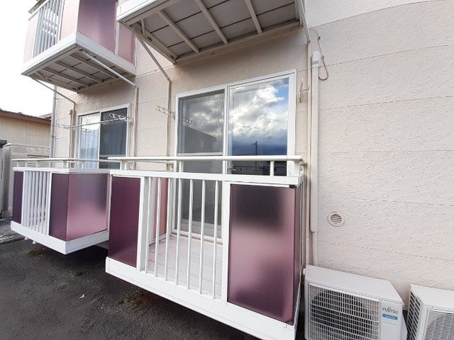 バルコニー　外からの目が気にならないバルコニーで洗濯物が干せます