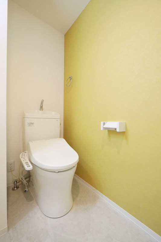 トイレ　温水洗浄便座