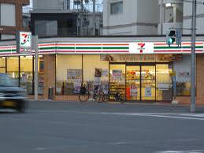 コンビニ　セブンイレブン豊里６丁目店（コンビニ）まで230m