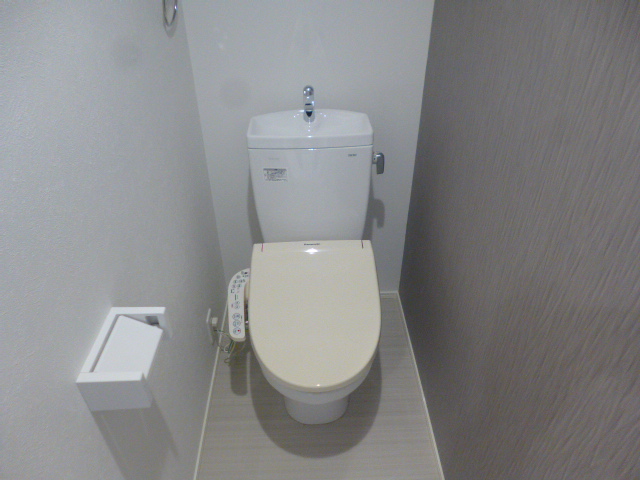トイレ　※写真は同タイプ同モデルを使用