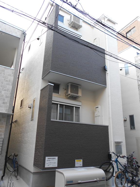 建物外観　※写真は同タイプ同モデルを使用