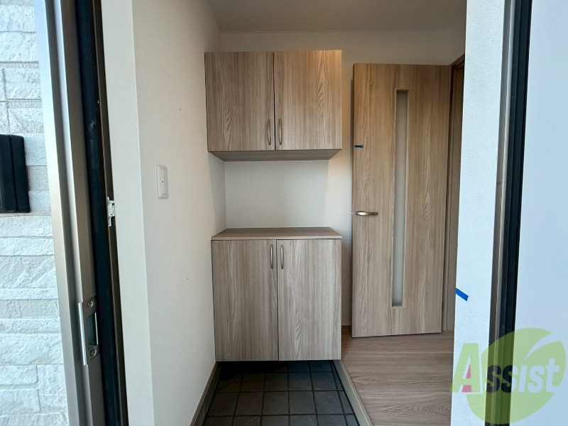 玄関　玄関の様子です。明るい印象ですね。気分もあがりそう。