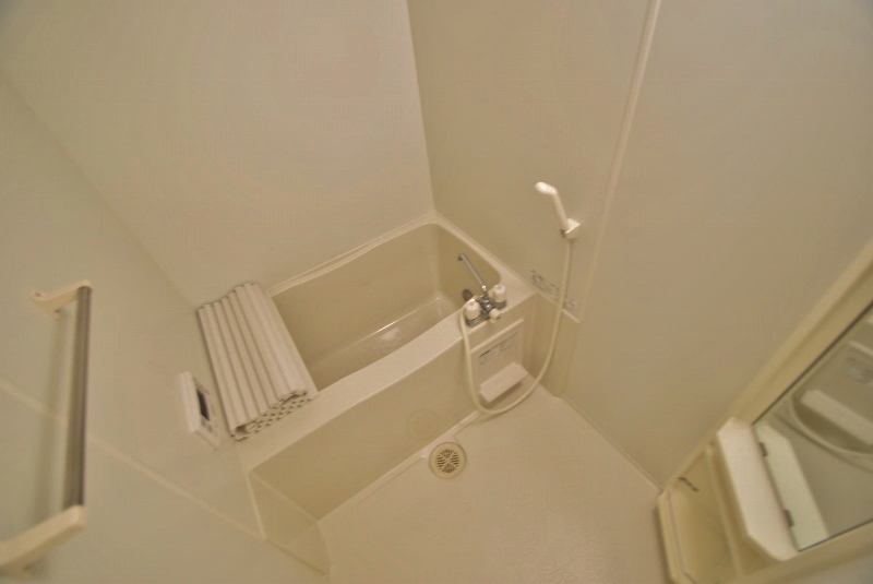 バス・シャワールーム　給湯式の浴室