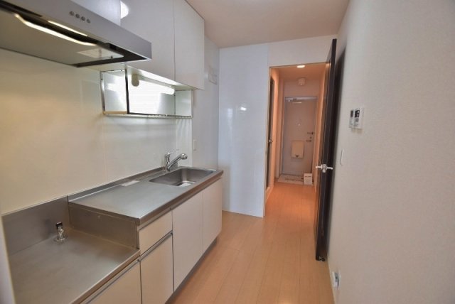 居室・リビング　キッチン周り