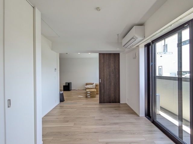 その他部屋・スペース　♪　窓が大きいので解放感がある６帖洋室です　♪※建築中です