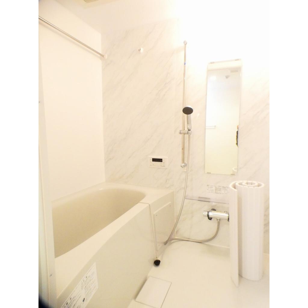 バス・シャワールーム　ゆったり過ごせるお風呂です