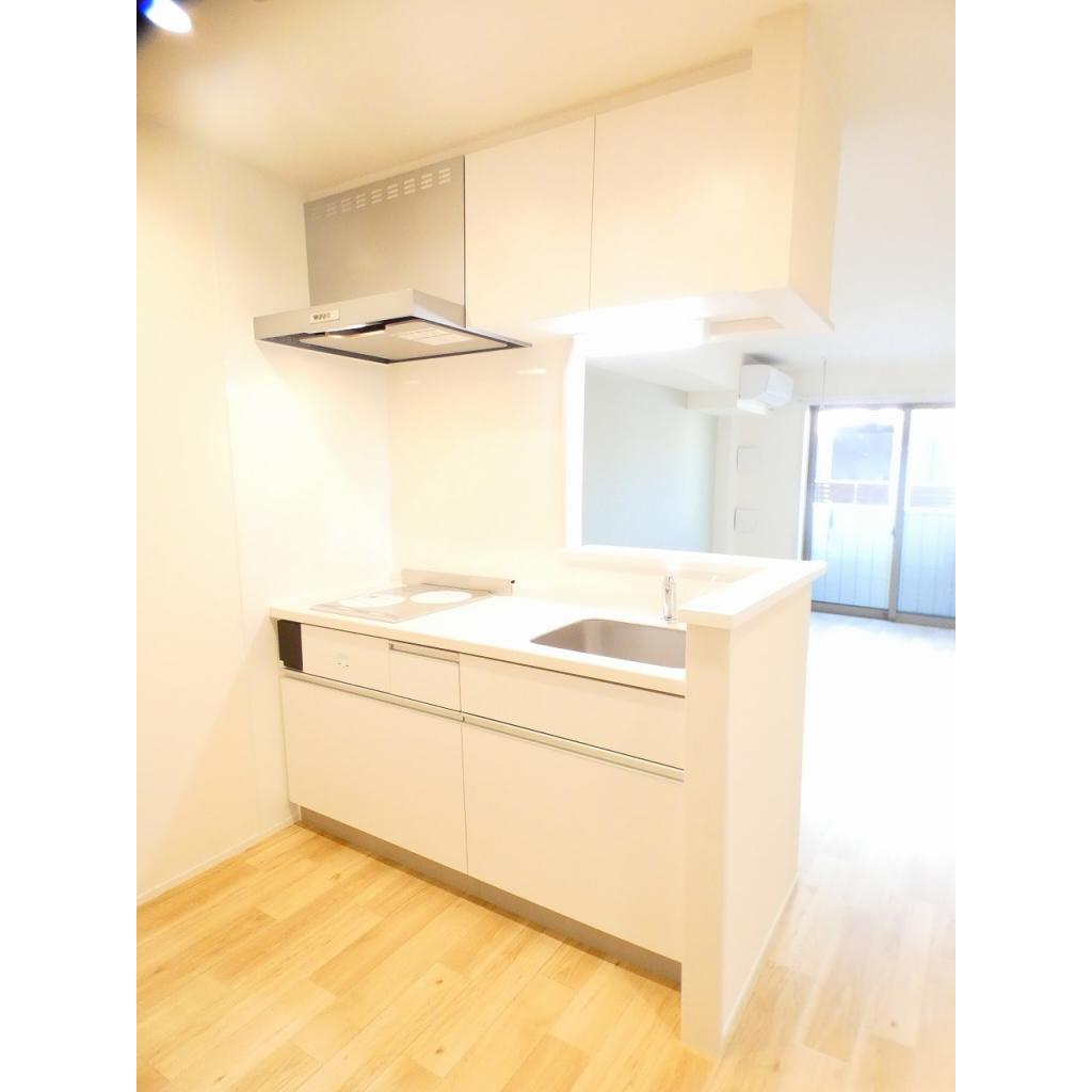 キッチン　コンパクトなキッチンで掃除もラクラク