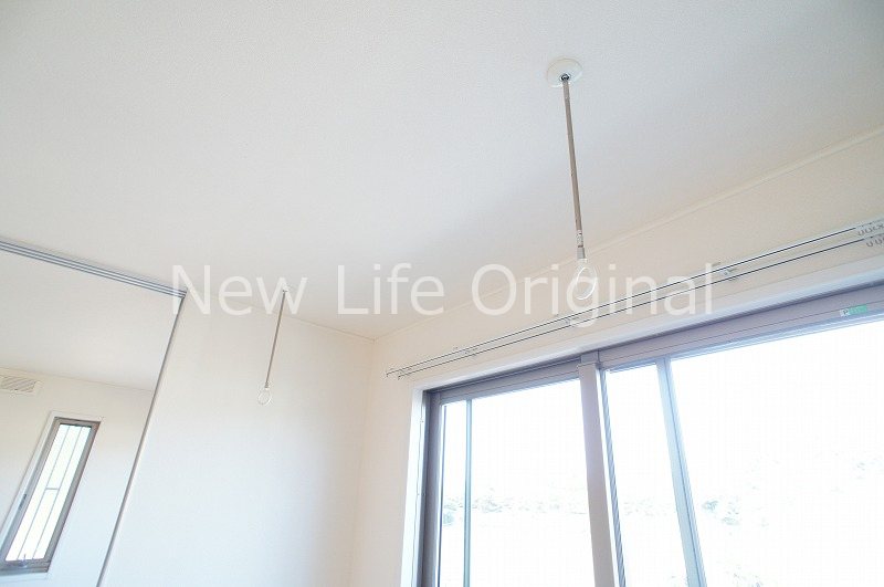 その他設備　雨の日のお洗濯に室内物干しユニット設置。