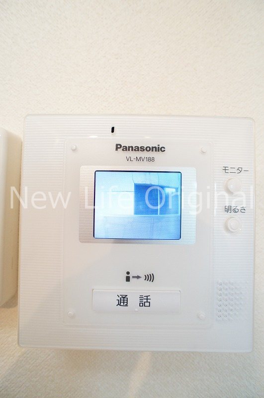 セキュリティ　室内モニターで来訪者を確認できるTVモニターホン付。
