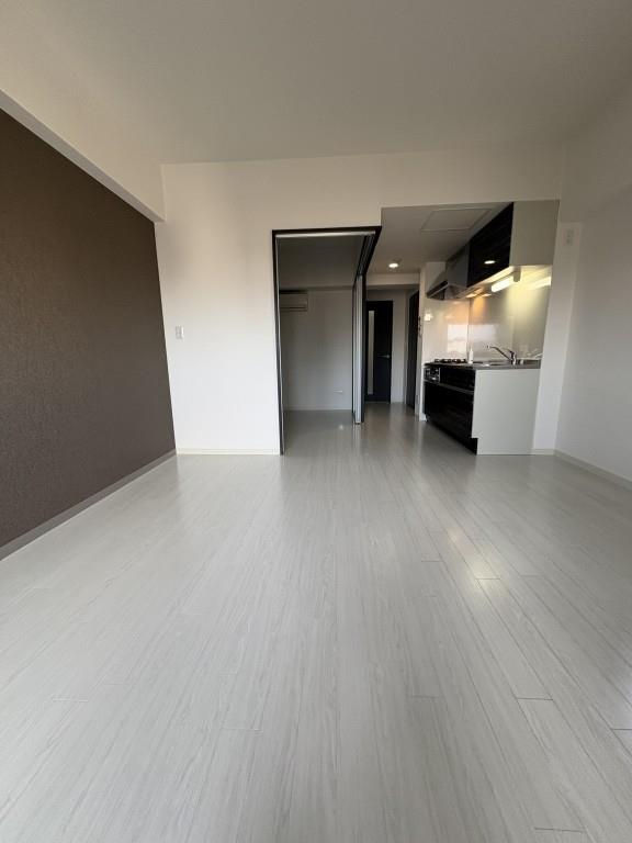 居室・リビング　約13帖の広々したリビング