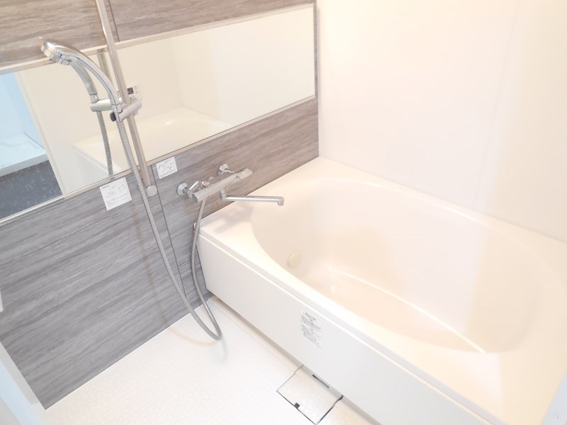 バス・シャワールーム　浴室乾燥暖房付きで雨の日でもお洗濯可能☆