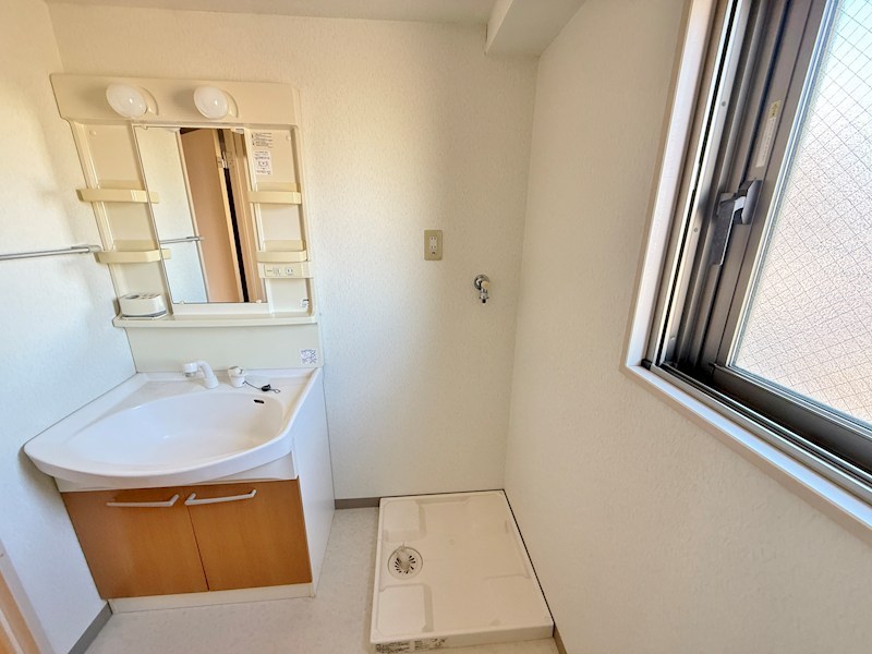 洗面設備　※同棟同型内観写真、現状優先となります。