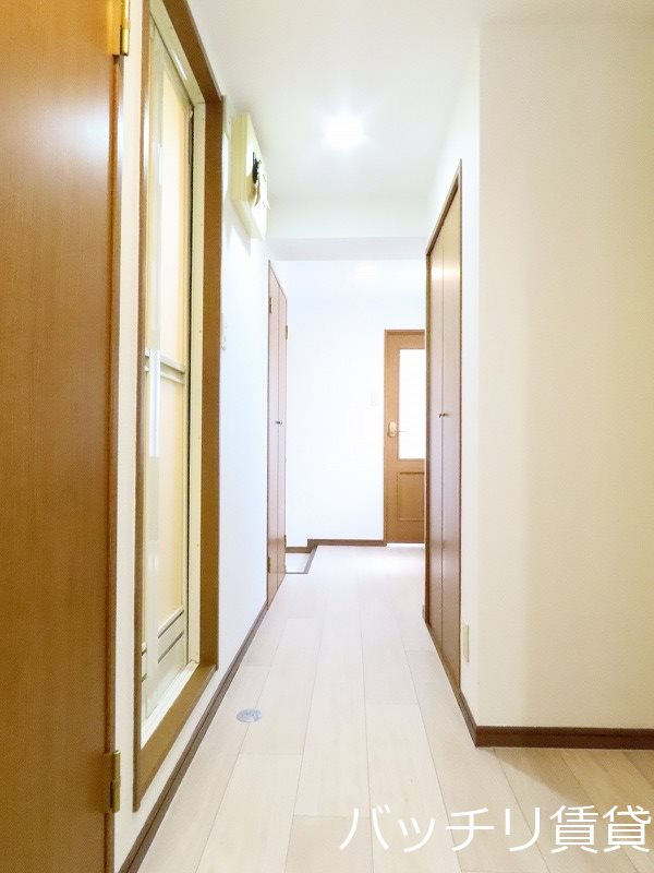 玄関　画像は同シリーズタイプの為、現状優先になります。