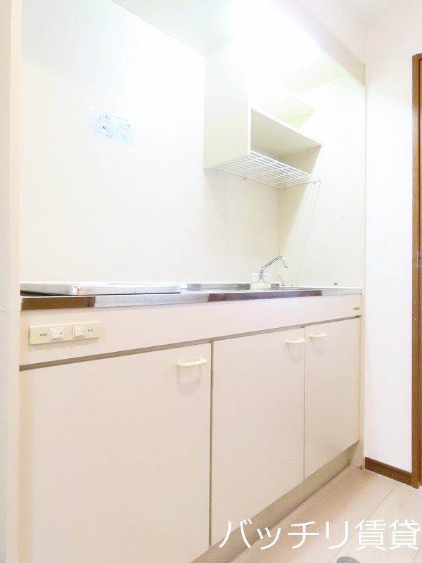 キッチン　画像は同シリーズタイプの為、現状優先になります。