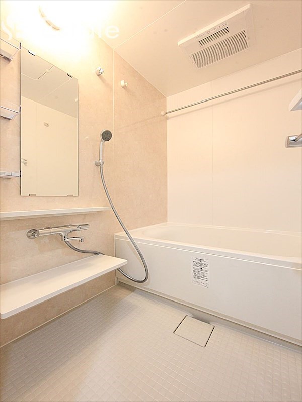 バス・シャワールーム　バスルーム