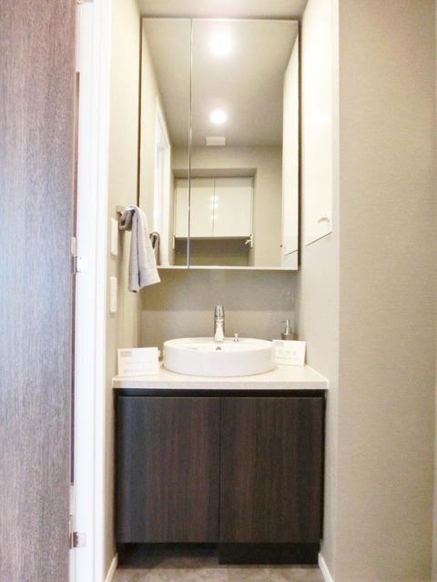 洗面設備　※写真は同タイプ住戸です。