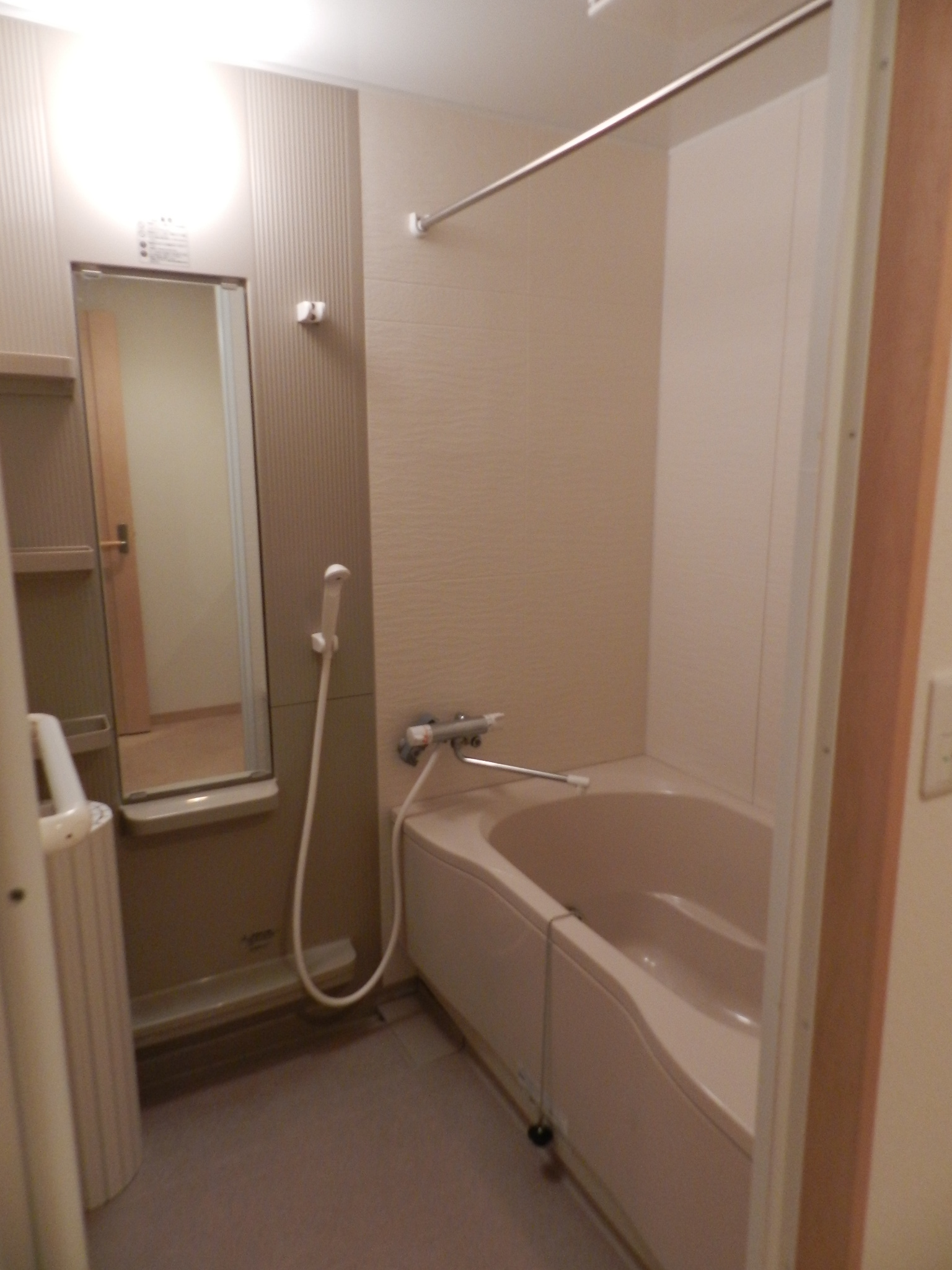 バス・シャワールーム　追焚き機能付バスルーム