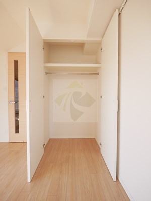 収納　参考写真　別のお部屋のお写真です