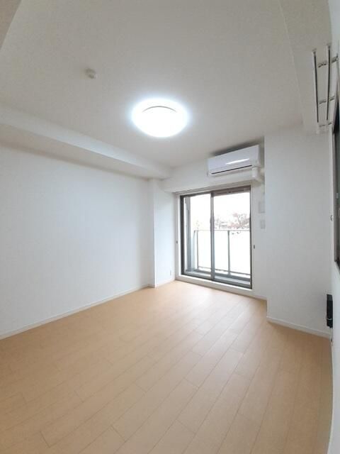 居室・リビング　■エアコン■24時間換気システム■ダウンライト■２面採光