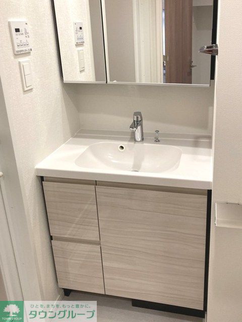 洗面設備　※写真は同タイプ住戸です。