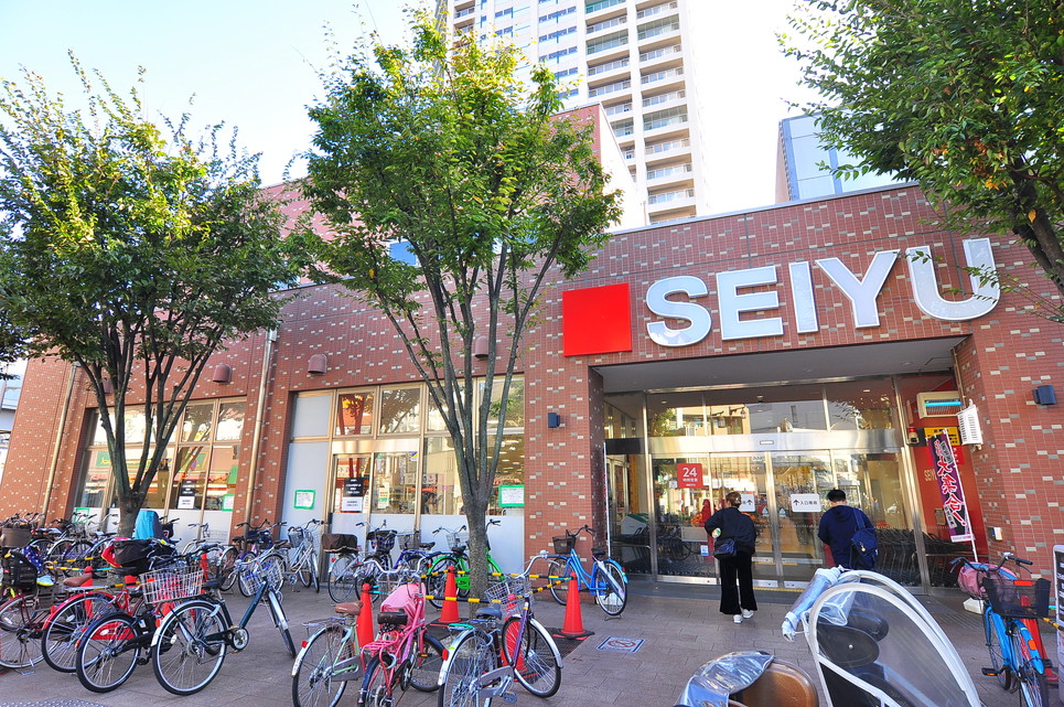 スーパー　西友 竹の塚店（スーパー）まで352m