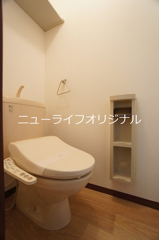 トイレ　あると嬉しい温水洗浄便座付き♪