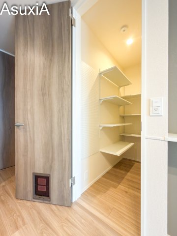 収納　※別部屋の参考写真です