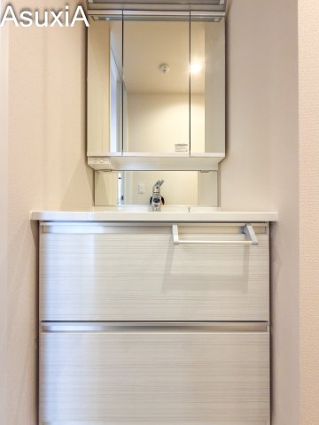 洗面設備　※別部屋の参考写真です