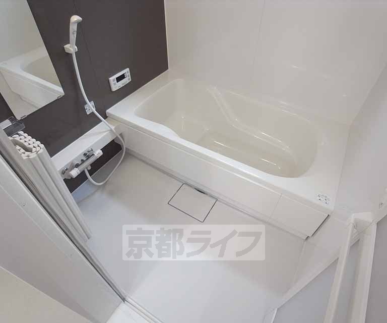 バス・シャワールーム　大きなオシャレのお風呂です。