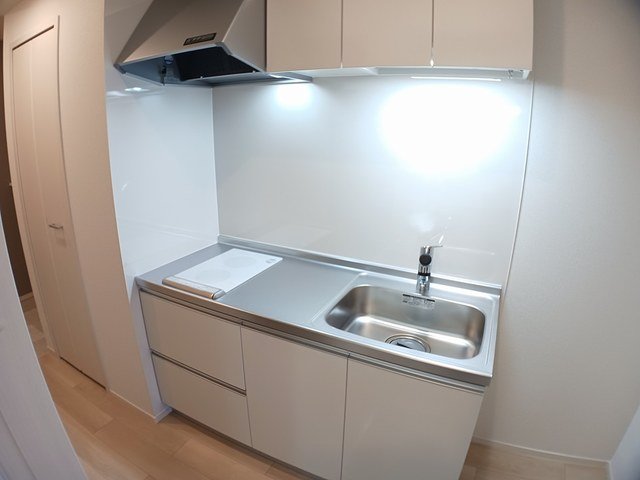 キッチン　コンパクトなキッチンで掃除もラクラク