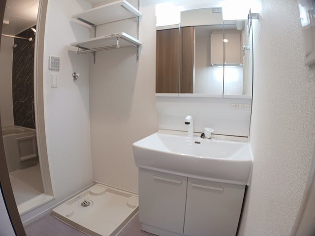 洗面設備　使いやすい洗面所です