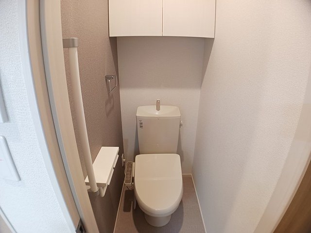 トイレ　落ち着いたトイレです