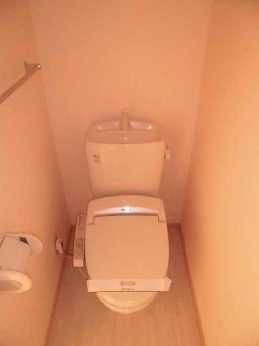 トイレ　温水洗浄暖房便座