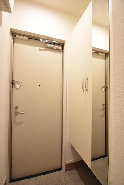 玄関　同施工会社物件