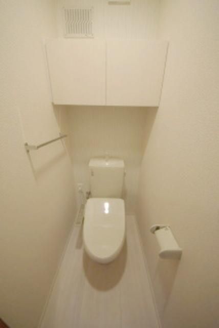 トイレ　★トイレに収納があると結構使えます★