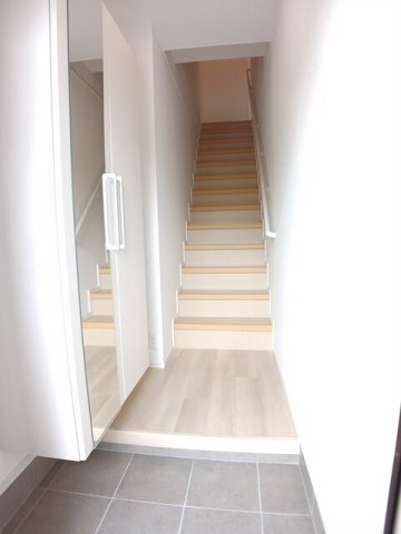 玄関　収納もある玄関です