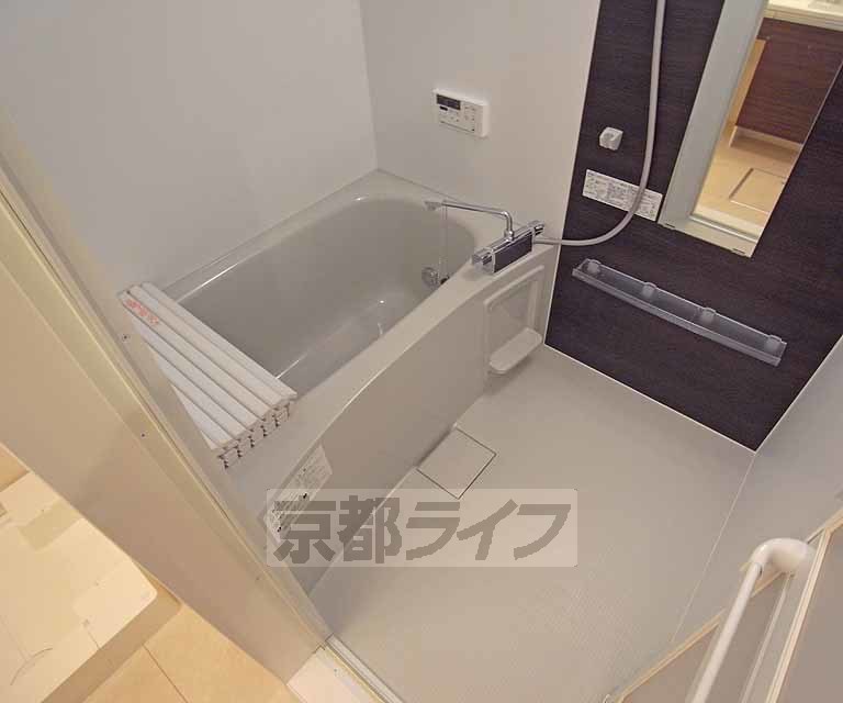 バス・シャワールーム　１坪風呂となってます