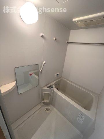 バス・シャワールーム　コンパクトで使いやすいお風呂です