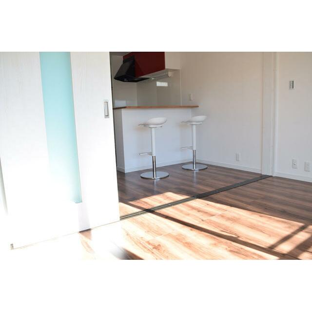 居室・リビング　※現在入居中につき、他の部屋のお部屋の写真を参考写真として掲