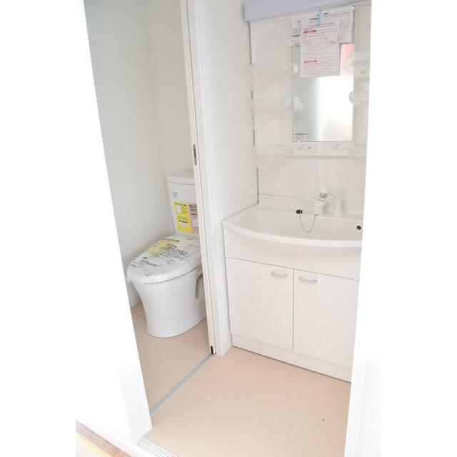 洗面設備　※現在入居中につき、他の部屋のお部屋の写真を参考写真として掲