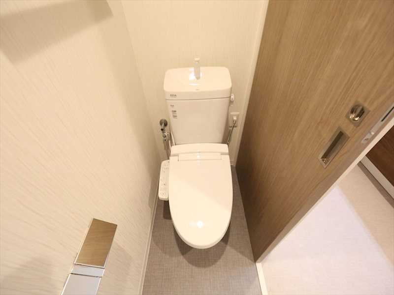トイレ　温水洗浄暖房便座付トイレ