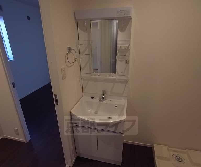 洗面設備　もちろん独立洗面台です。