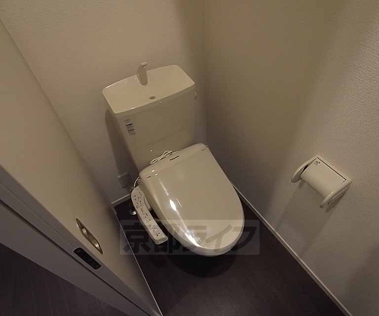 トイレ　ウォシュレットトイレ付き