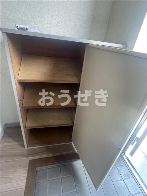 玄関　※別部屋の参考お写真です。