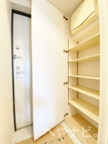 玄関　★玄関 ※反転イメージ