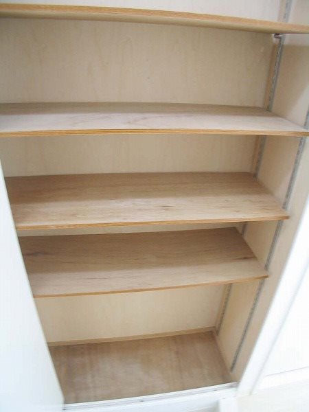 玄関　(同マンション別部屋)